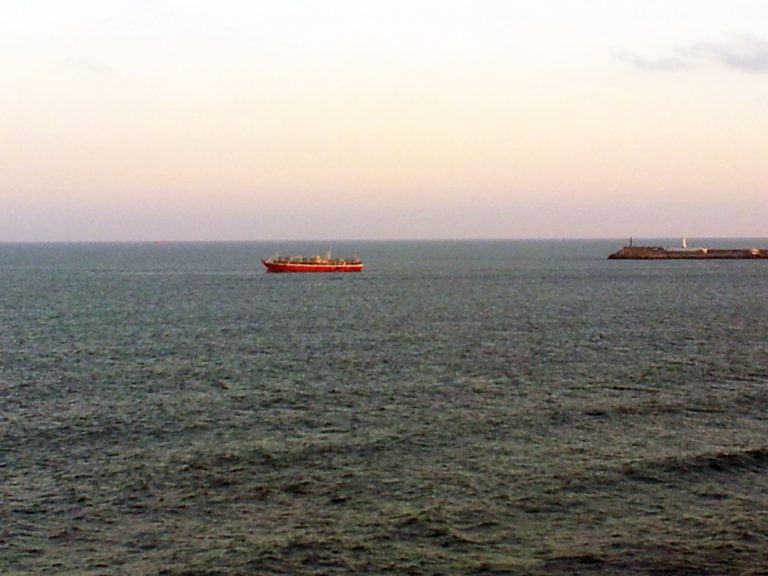 Con la salida de algunos poteros, comienza a perfilarse la temporada de calamar