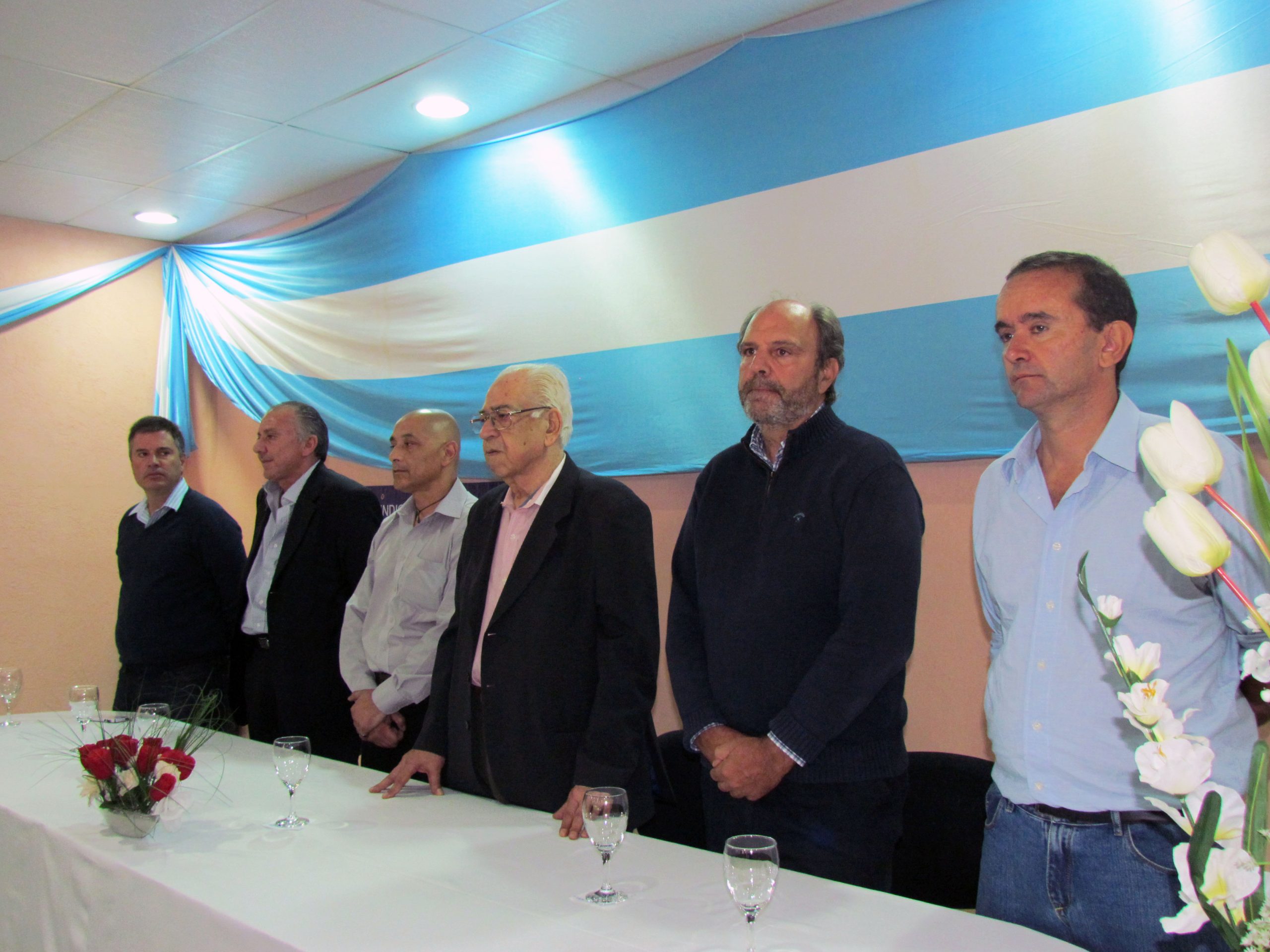 El Saon pide un adelanto del incremento salarial 2014