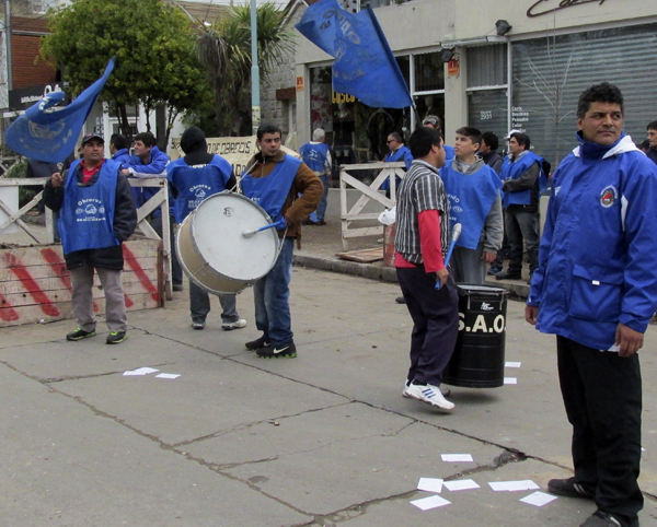 El Saon se manifestó frente a la sede de Caipa