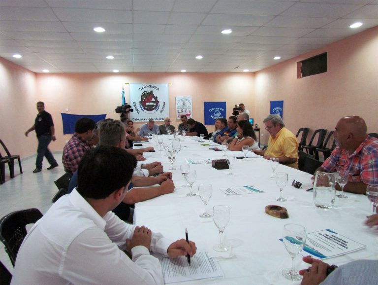 Mesa por la renovación de la flota pesquera