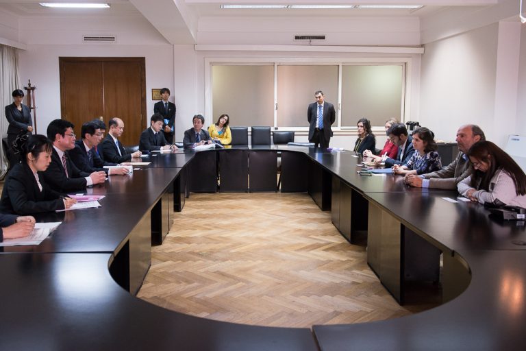 Firman acuerdo con Jap贸n en pos del desarrollo portuario