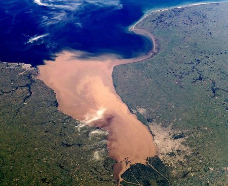 La Provincia prepara prospecci贸n de corvina en zona fluvial