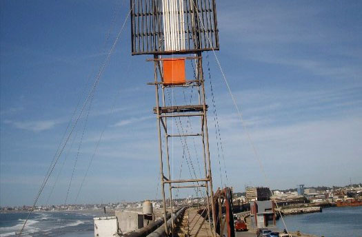 Proyectan obras para el balizamiento del ingreso al puerto local