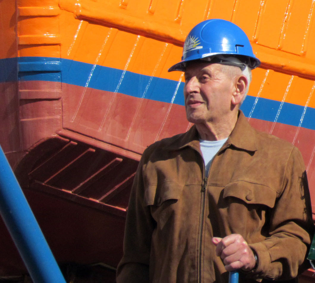 Preparan doble botadura atada al langostino