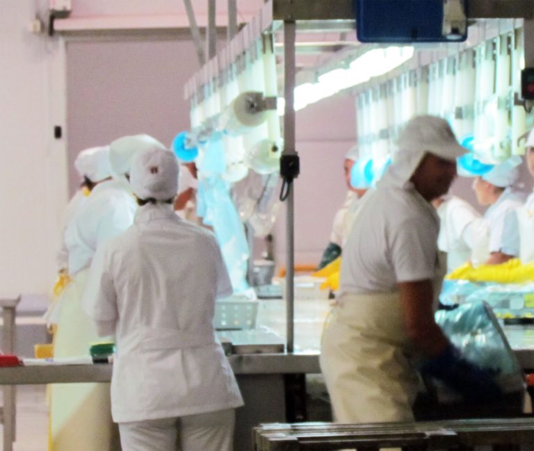 Postergan aumento del derecho de extracci贸n