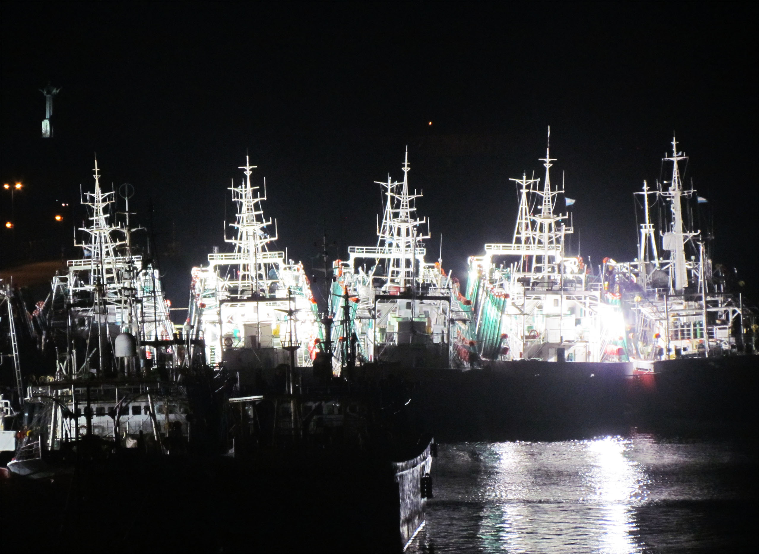 Consejo Federal Pesquero. Sesi贸n semanal, Acta Nro. 6/2024. Cierran temporada de Calamar. Monitorean sub谩reas de langostino