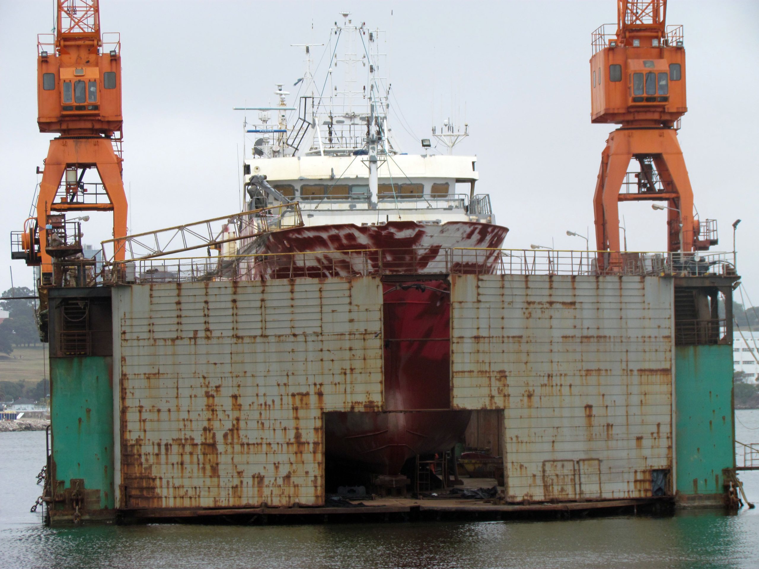 SPI trabaja a buen ritmo en la reparación de pesqueros