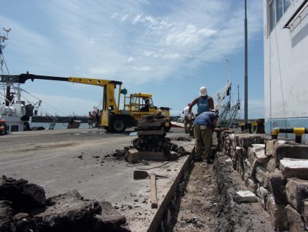 El Consorcio Portuario extiende red eléctrica sobre el Espigón 1
