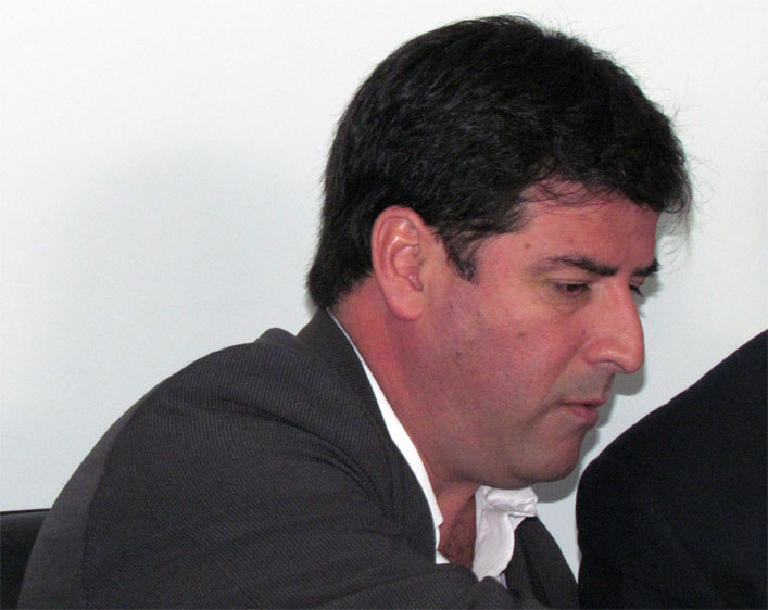 “Los gremios tienen que reclamar condiciones de trabajo y salarios; no materia prima”