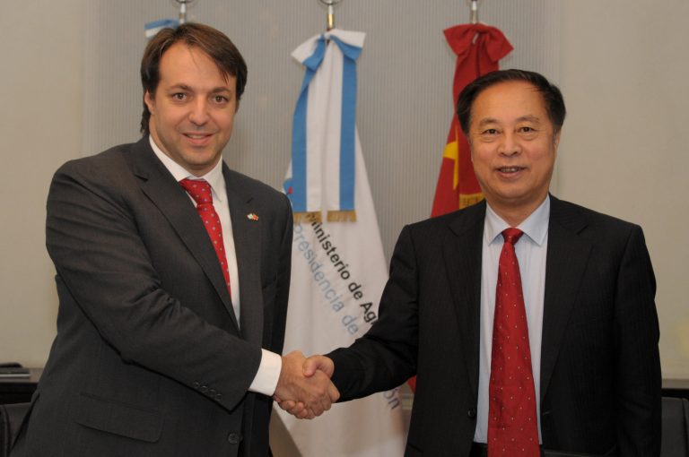 La pesca ilegal se incorpor贸 al di谩logo con China