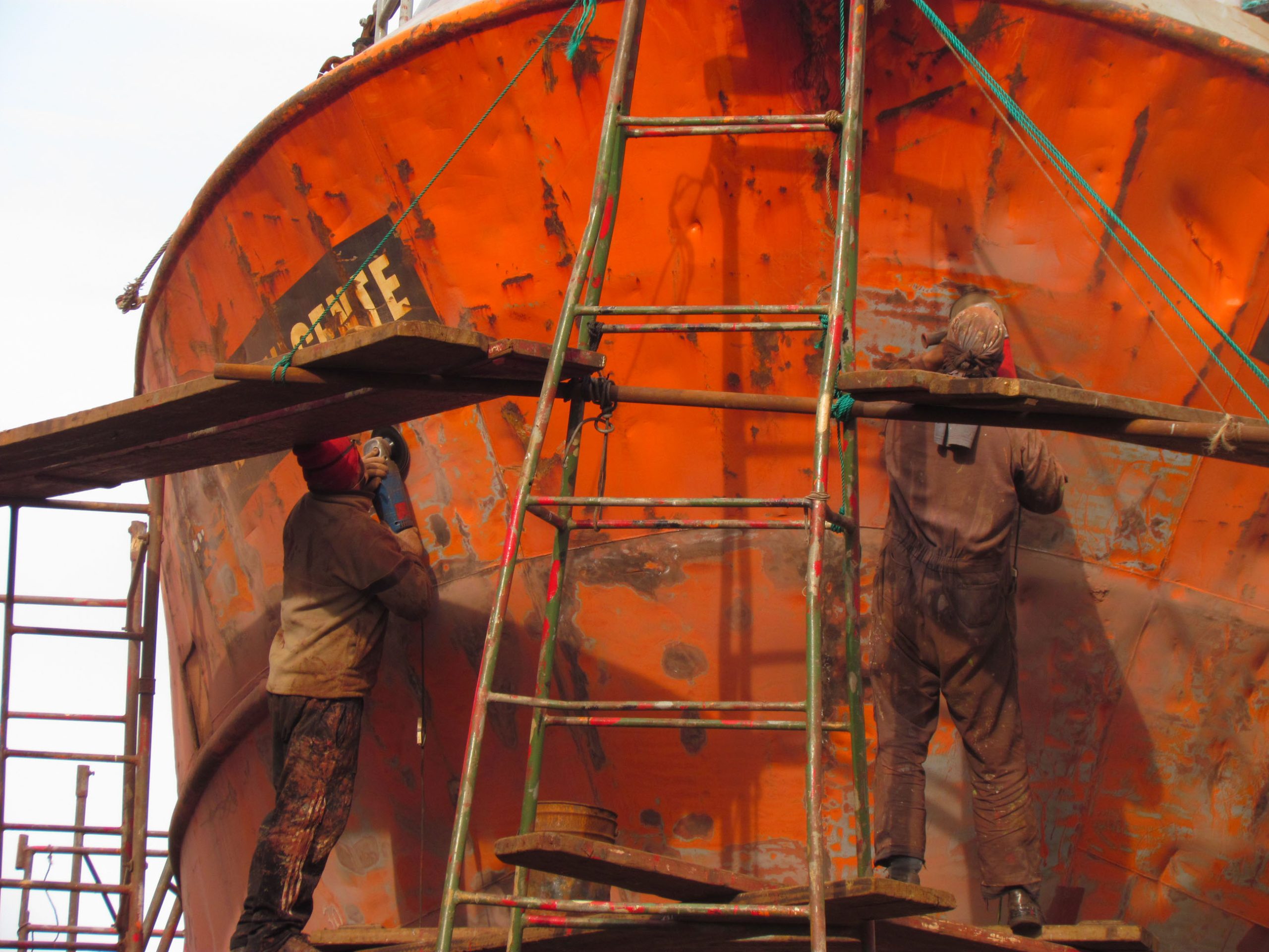 Cámaras y obreros navales acordaron aumento del 34 por ciento