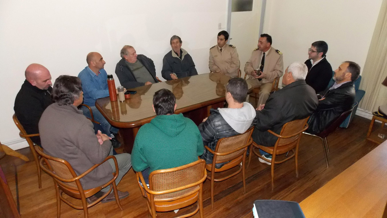 Gestionan traslado momentáneo de buques costeros al puerto de Necochea
