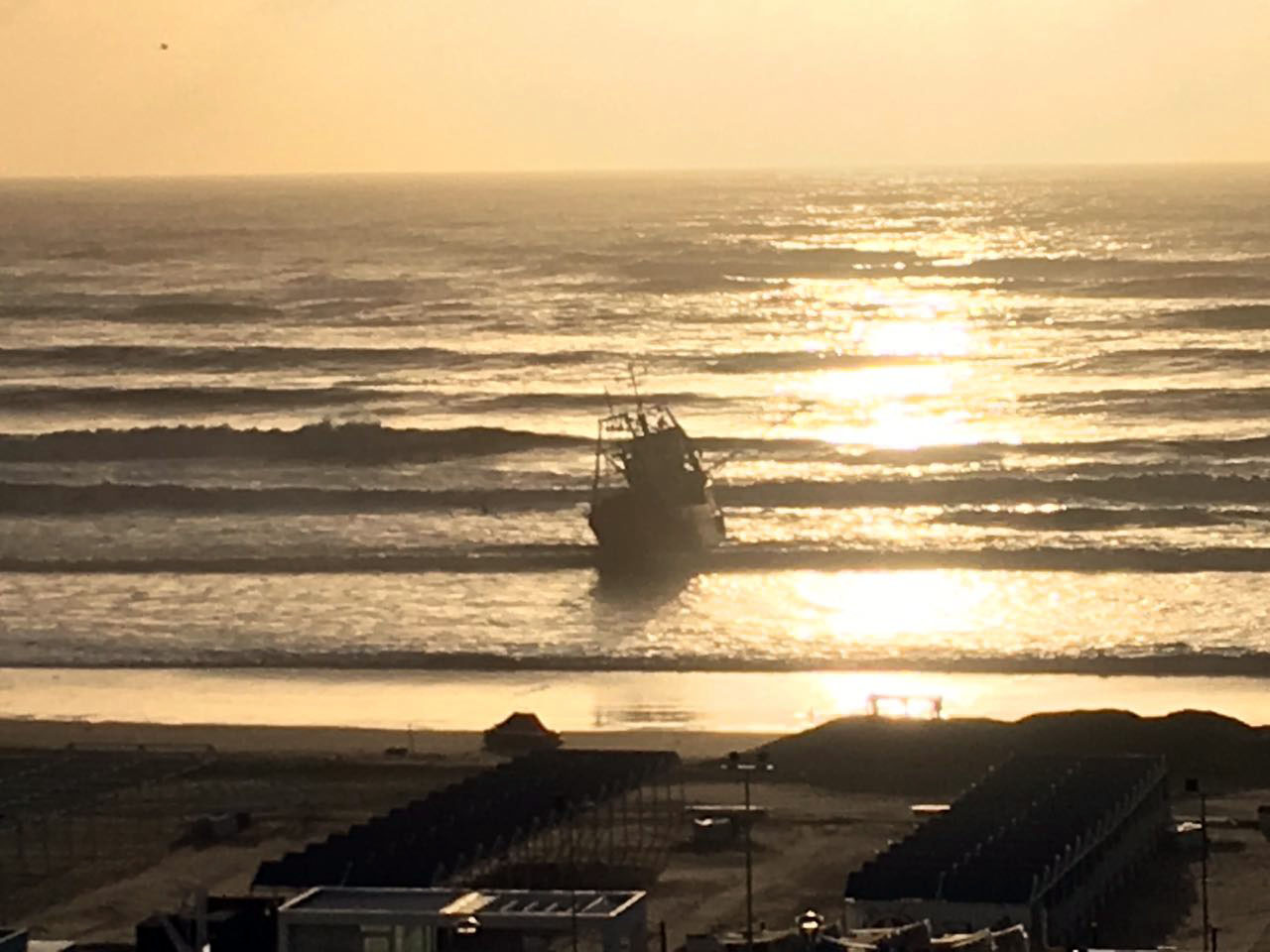 Encalló el “Victoria I” frente a Playa Grande