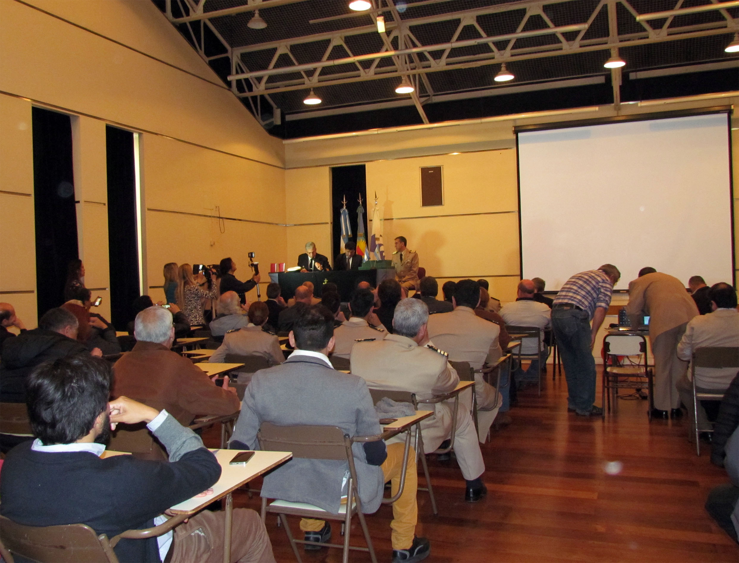 La investigación pesquera y los intereses marítimos, ejes de un seminario