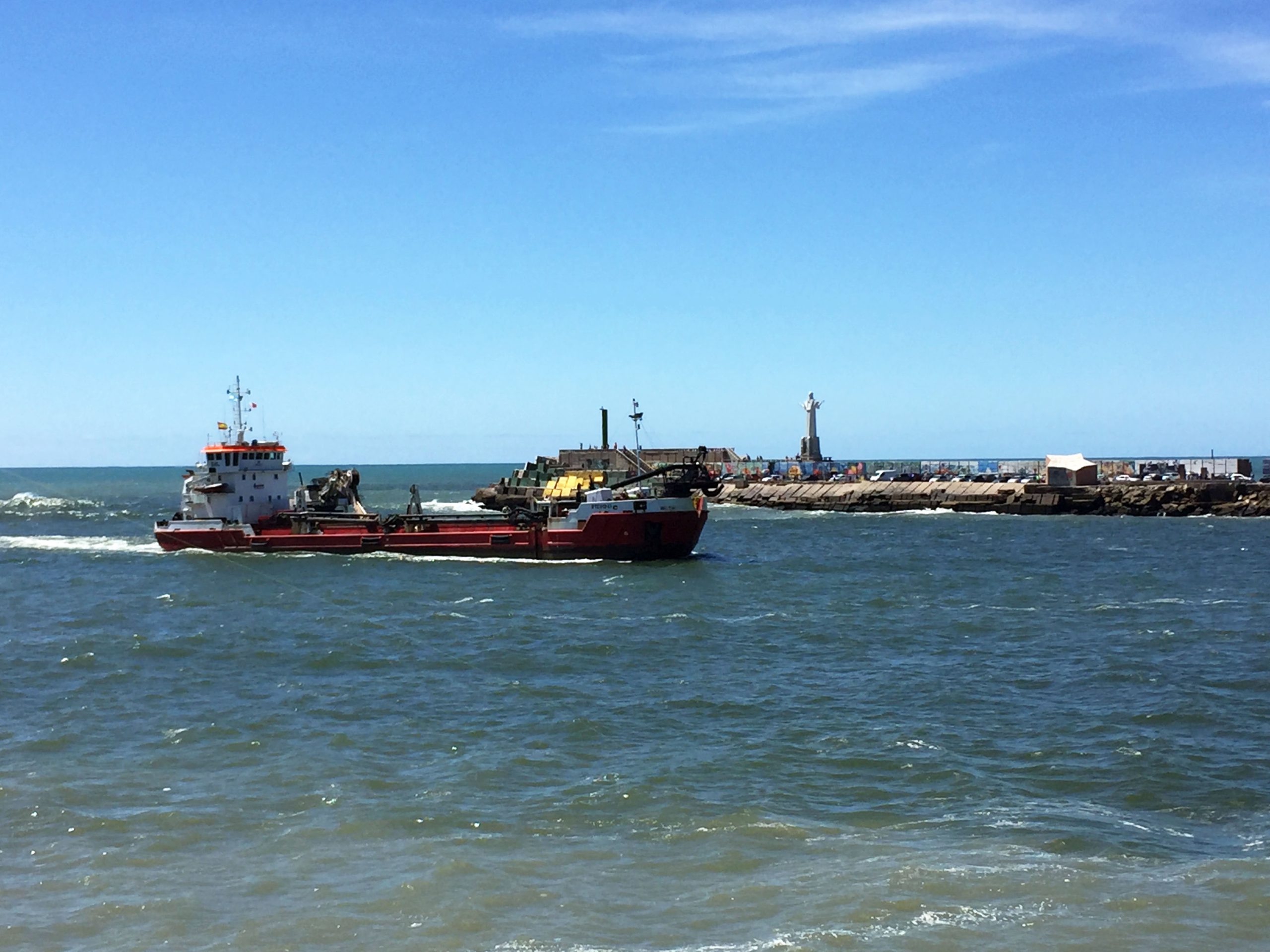 Llegó la draga “Omvac Diez” a Mar del Plata
