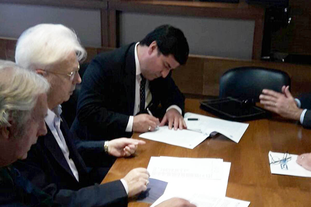 Capitanes firmó convenio con la UTN