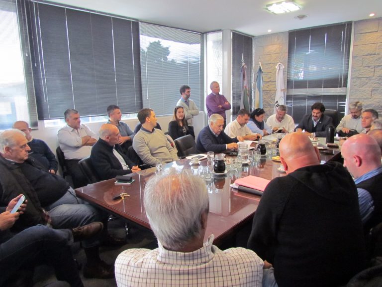 Tensa reunión con los ministros de la Provincia