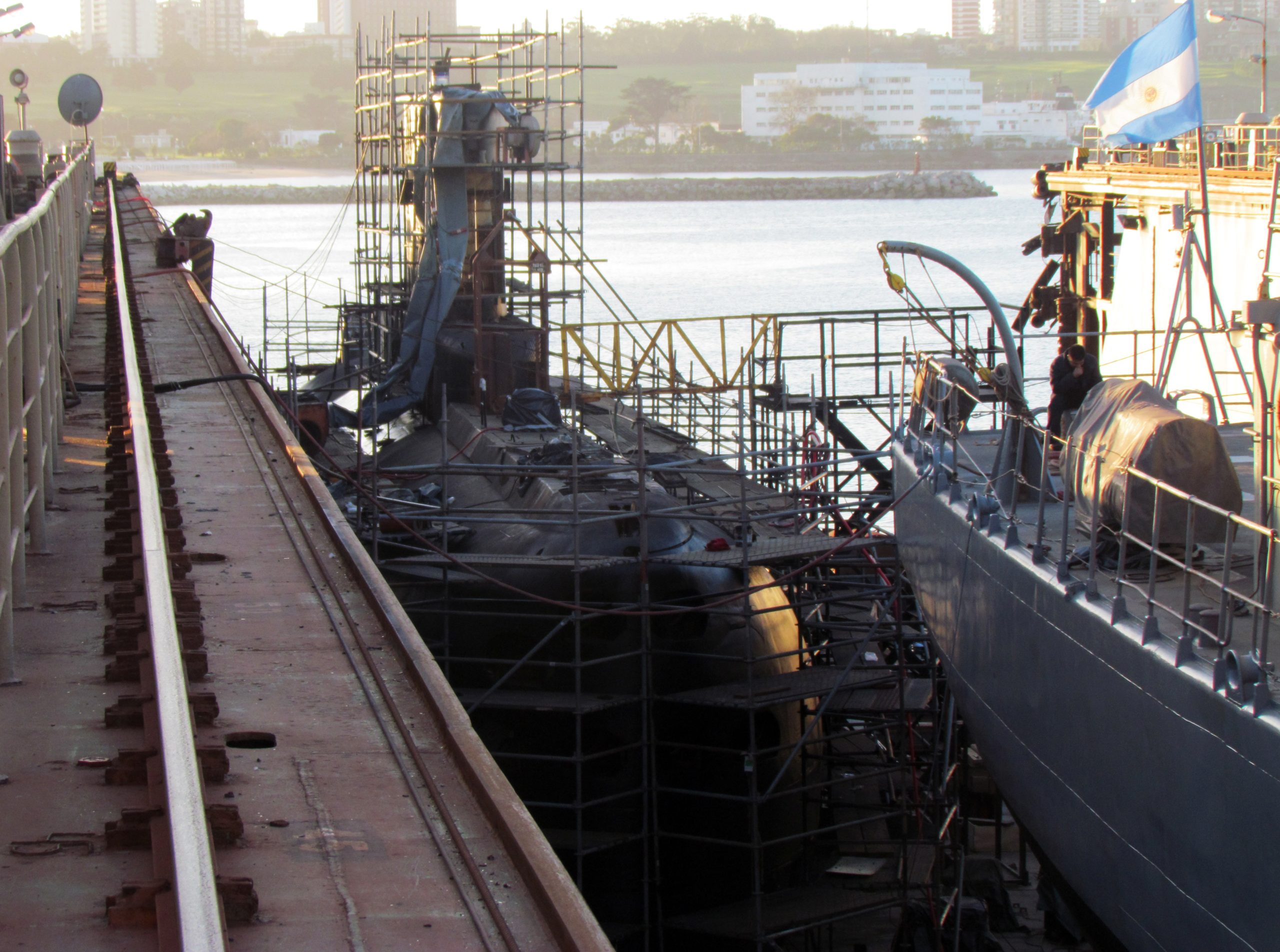 SPI repara un submarino y una corbeta de la Armada