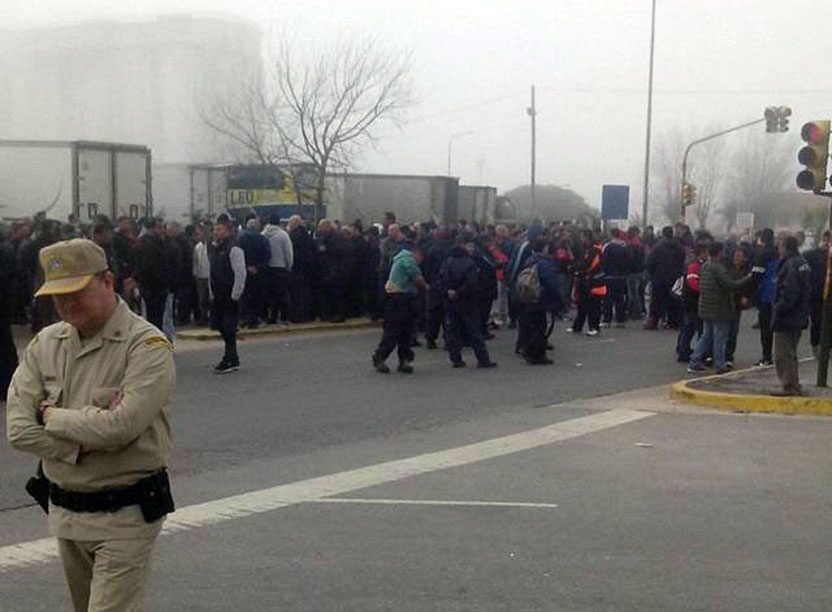 Protesta de estibadores en el puerto local