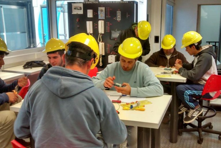 Dictarán cursos de formación vinculados al sector