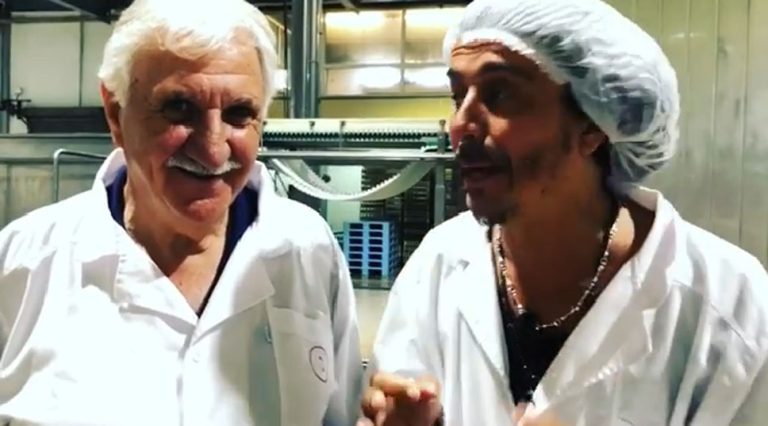 El cocinero y músico Fabián Vön Quintiero elogió la calidad de la industria pesquera local