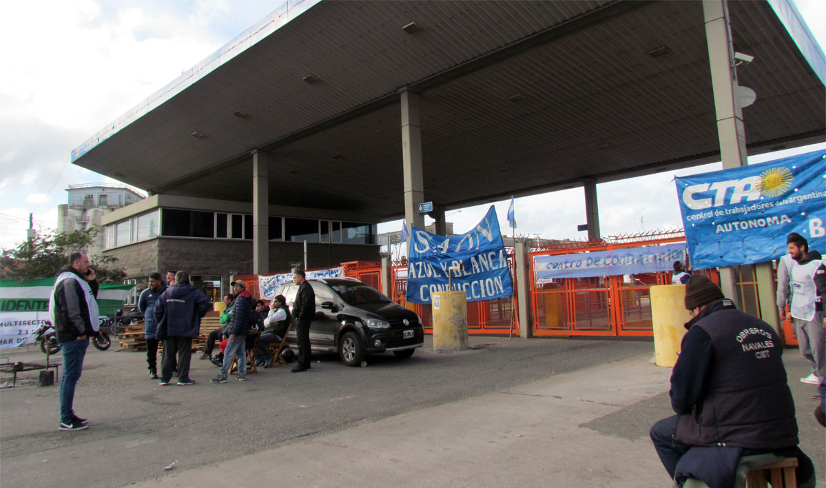 Levantan el bloqueo al puerto