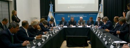 El manejo del langostino y la renovaci贸n de los reintegros, en el di谩logo con el Gobierno