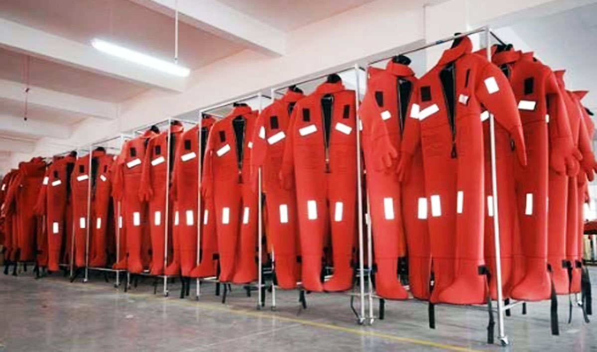 Prefectura prorrogó la obligatoriedad de incorporar trajes de inmersión