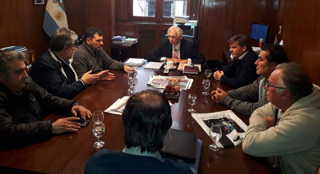 Inidep: sindicatos plantearon ante autoridades preocupación por la inactividad de los buques