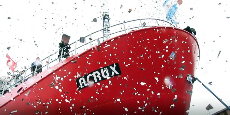 Contessi botó al buque fresquero “Acruxâ€