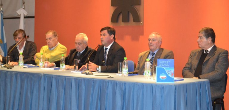Frías presentó el libro “Civilización y Barbarie en el Mar Argentino”