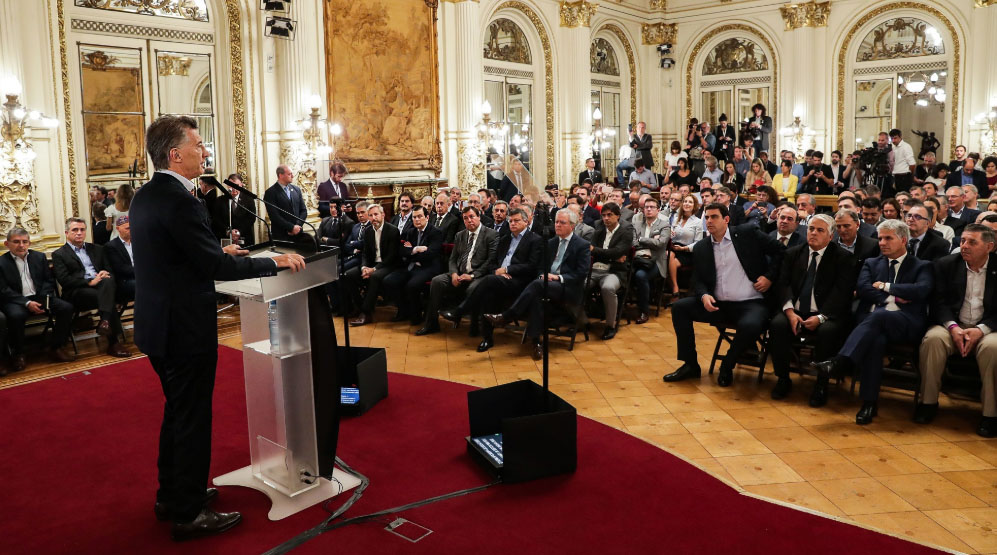 Macri anunciará este lunes el decreto que buscará impulsar la renovación de flota