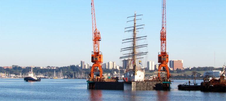 SPI Astilleros subió a dique la “Fragata Libertad†e inicia su reparación