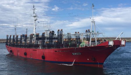 El “Scirocco†fue autorizado y ya ingresó al puerto local