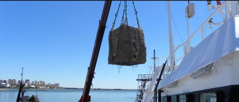 Acuerdo de actualizaci贸n salarial en los congeladores arrastreros de Cepa