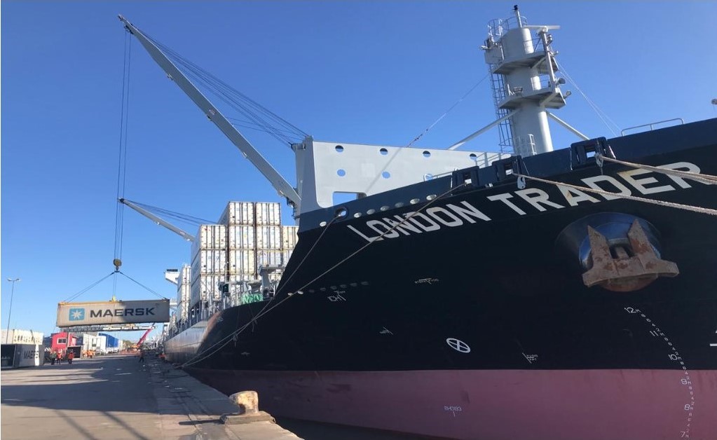 Desembarques, puertos, exportaciones y divisas