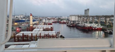 Pr谩ctico de puerto, algo m谩s que un Capit谩n