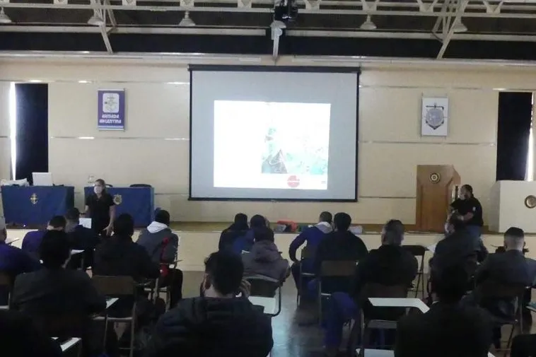 Escuela Nacional de Pesca y Fundación Aves Marinas, Capacitación para futuros capitanes