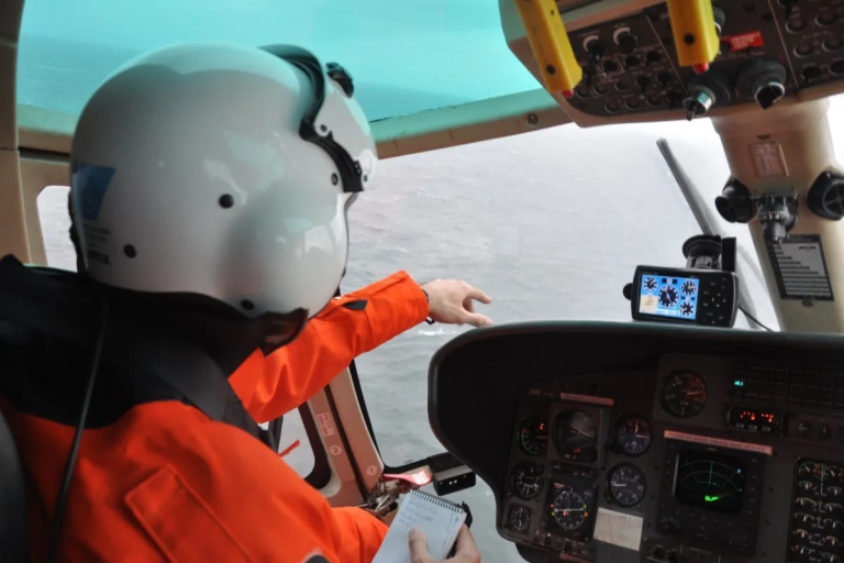 Continúa el rastrillaje para dar con el tripulante caído al agua del BP Don Turi