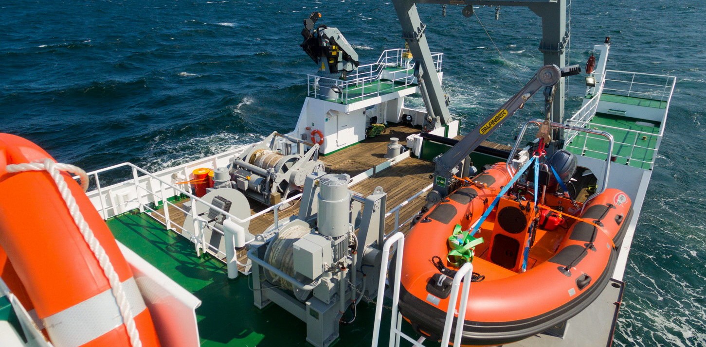 Honorable gesto de la tripulación y autoridades del INIDEP. Ponen a disposición el BIP Víctor Angelescu ante una causa humanitaria