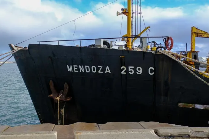 La draga Mendoza 259 C, futuro incierto, peligro latente