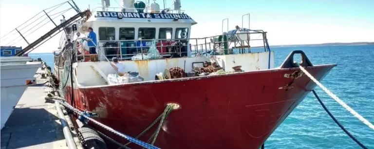 Problemas en el motor del BP Bogavante Segundo agregan incertidumbre a la campa帽a de Langostino