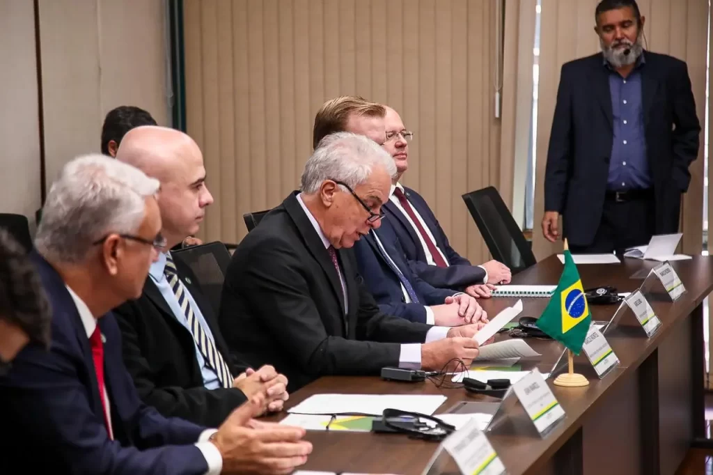 Visita positiva a Brasil. Contra reloj, por 60 dÃas se trabaja para encontrar solución definitiva del ingreso de merluza a Brasil