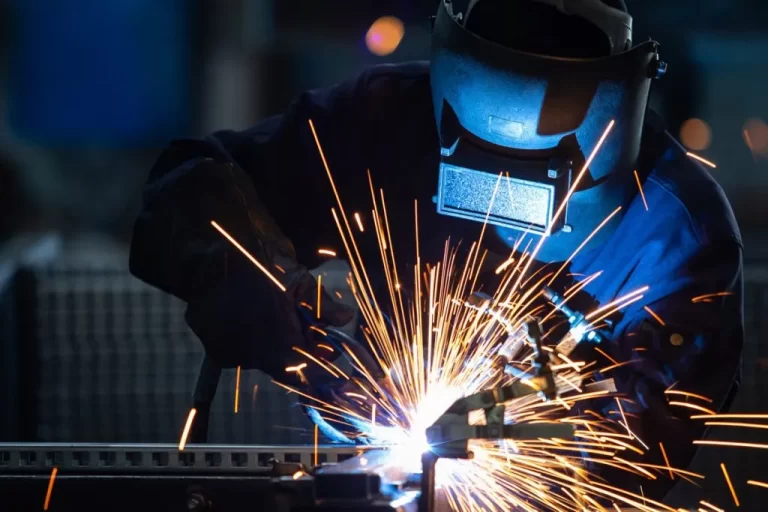 20 de Abril, DÃa del Obrero Naval