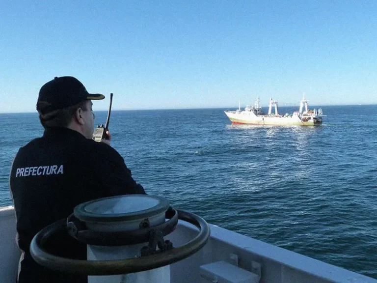 Lucha contra la PESCA ILEGAL