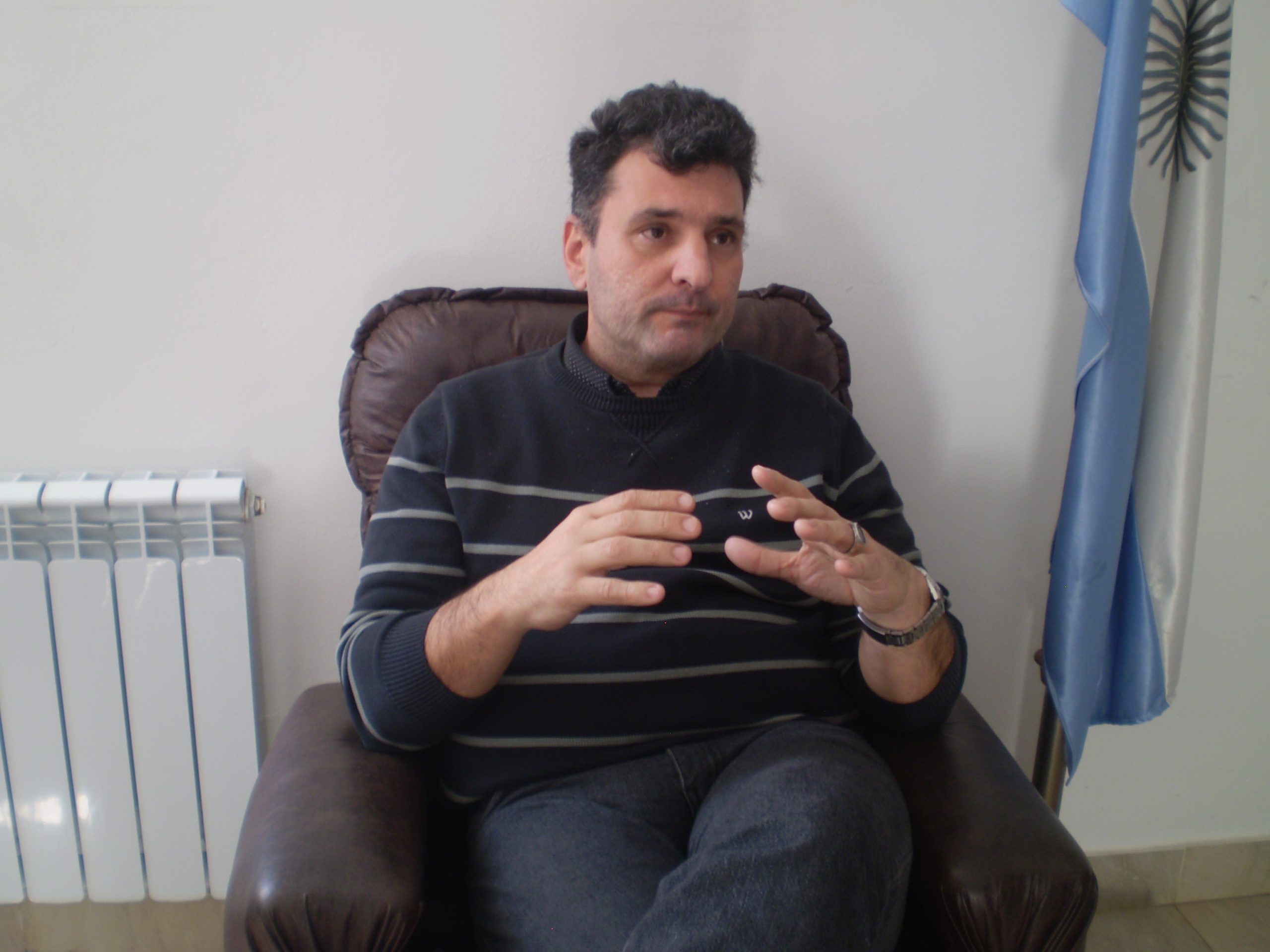 Langostino. Duro cruce de Pablo Trueba al gobernador de Chubut Mariano Arcioni