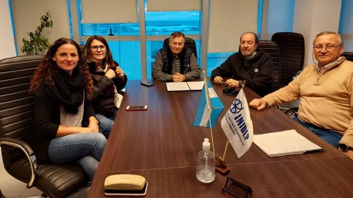 INIDEP firma convenio con ONG Fundaci贸n Patagonia Natural