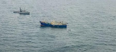 Repercusiones por el potero ilegal pescando en aguas de Uruguay