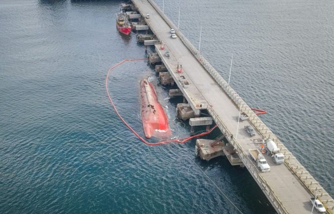 Trabajan contra reloj para reflotar al BP Pescargen IV