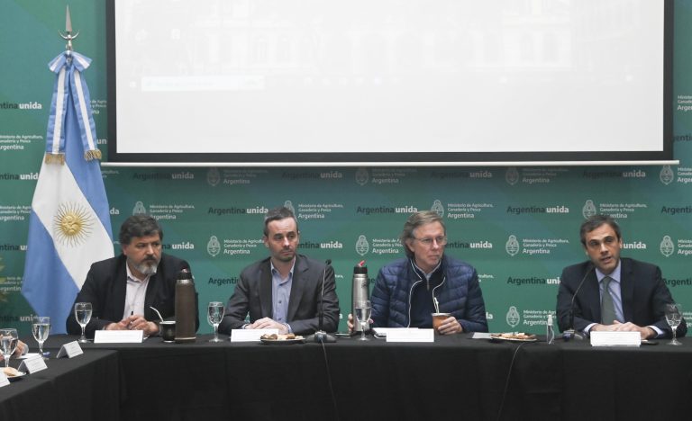 Primera reuni贸n entre las principales C谩maras de la Pesca y el flamante Secretario de Agricultura, Ganader铆a y Pesca de la Naci贸n